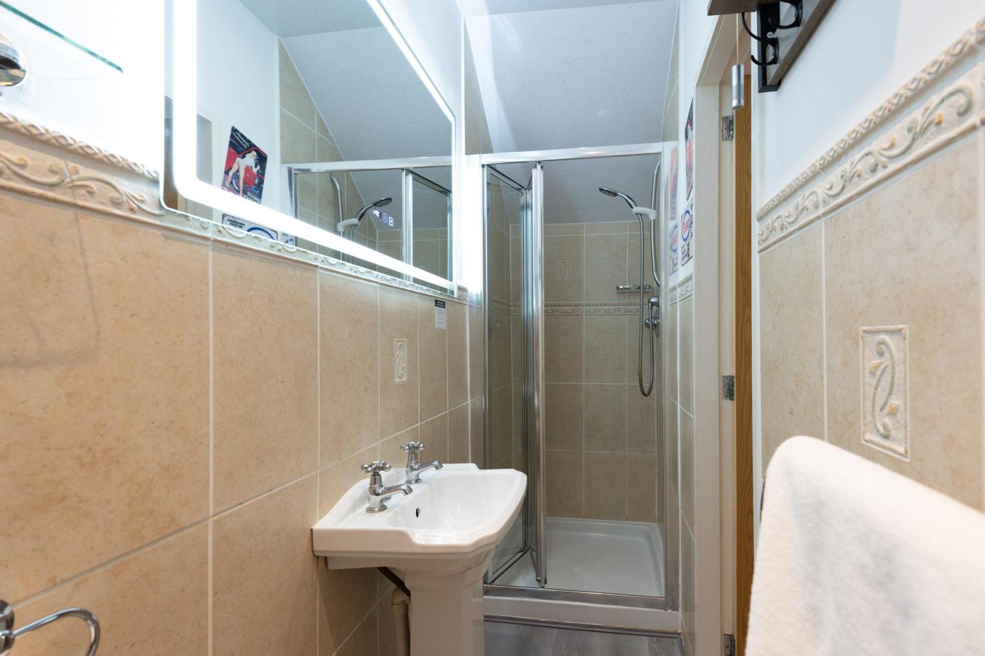 The Ambleside Apartments - Self Catering With Private Kitchen - Best For Location Eksteriør billede