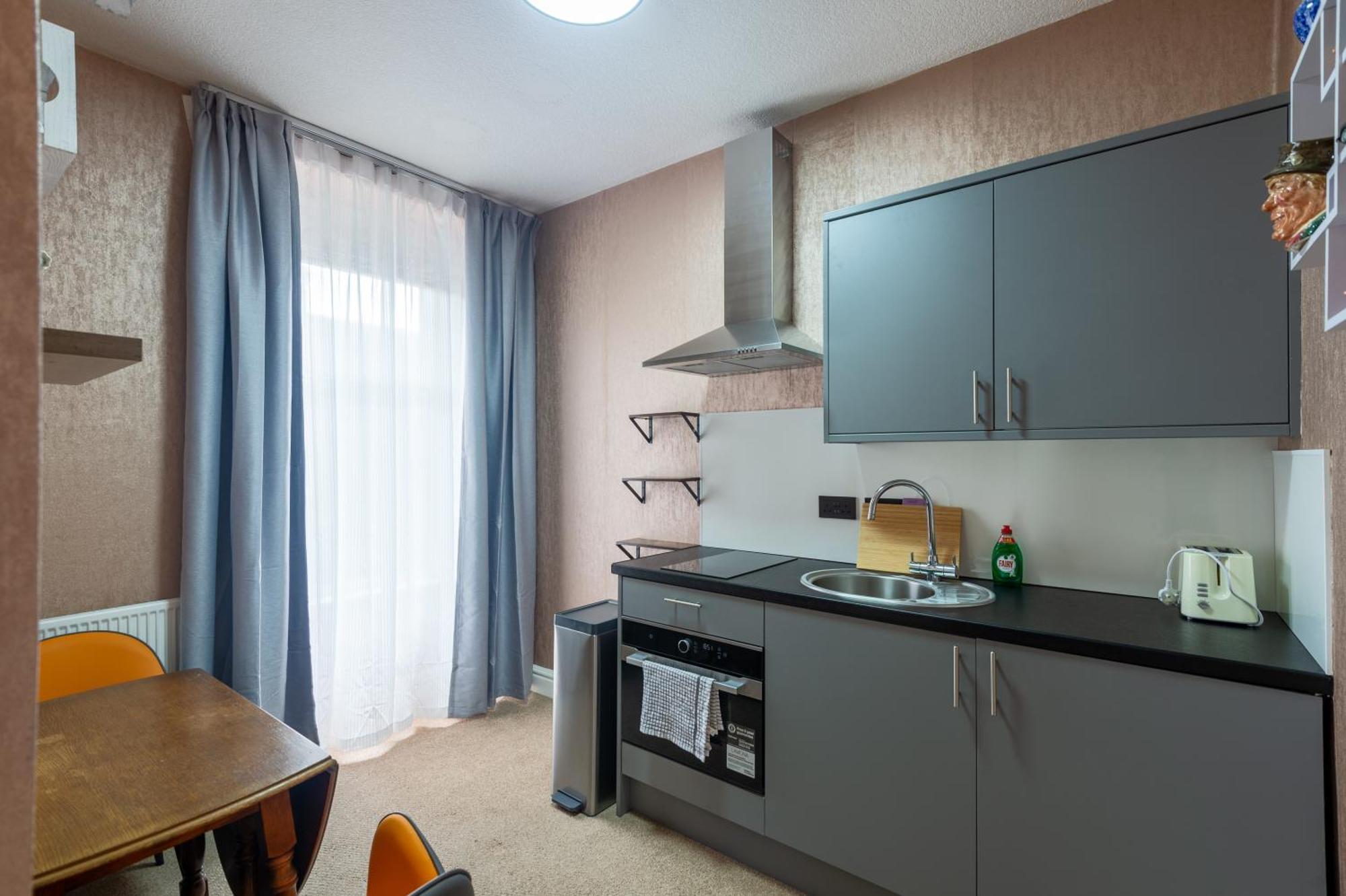 The Ambleside Apartments - Self Catering With Private Kitchen - Best For Location Eksteriør billede