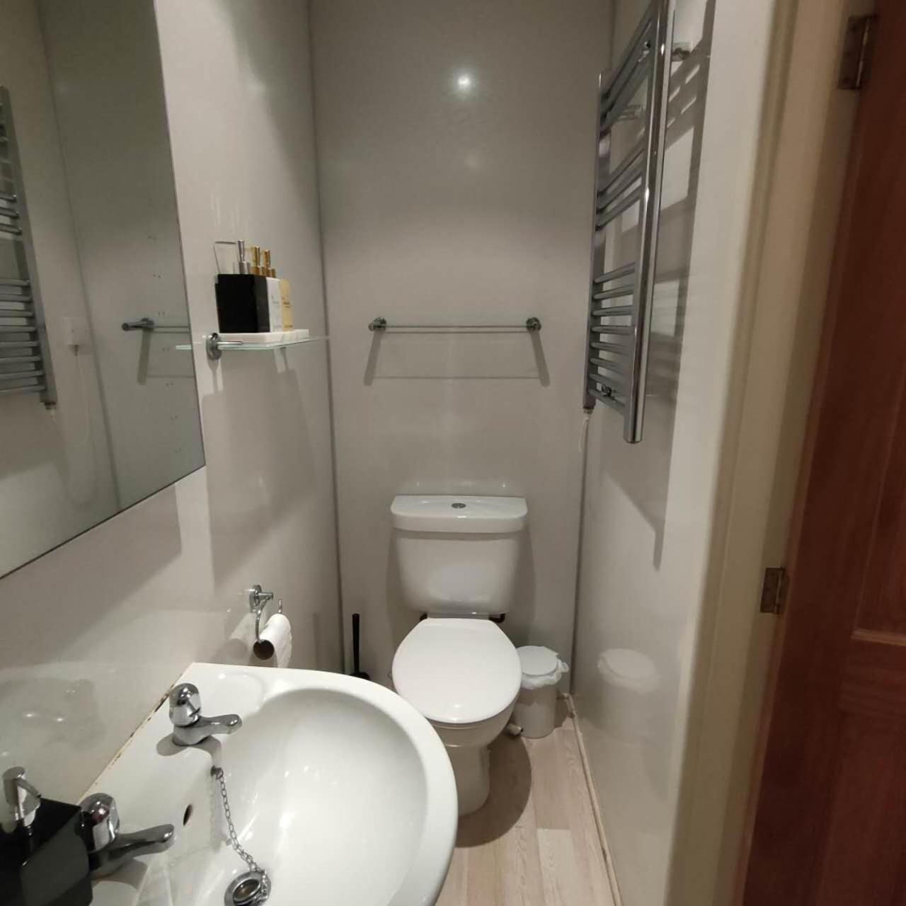 The Ambleside Apartments - Self Catering With Private Kitchen - Best For Location Eksteriør billede