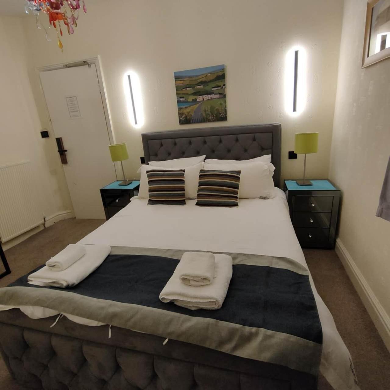 The Ambleside Apartments - Self Catering With Private Kitchen - Best For Location Eksteriør billede