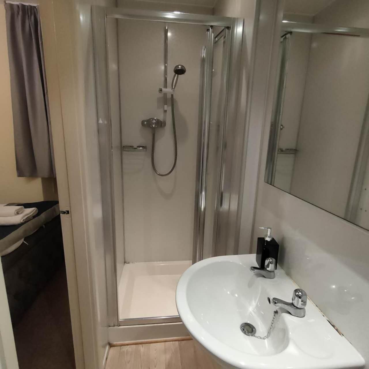 The Ambleside Apartments - Self Catering With Private Kitchen - Best For Location Eksteriør billede